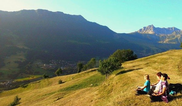 Stage de méditation par le yoga au village de vacances aux 300 stages Faistesvacances Stage de méditation par le yoga au village de vacances aux 300 stages Faistesvacances