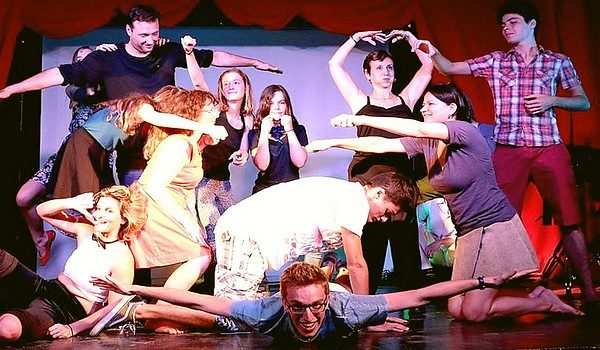 Stage théâtre d'impro au village de vacances aux 300 stages de Faistesvacances Stage théâtre d'impro au village de vacances aux 300 stages de Faistesvacances