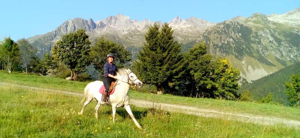 equitation fais tes vacances au village des stages été de Valmorel equitation fais tes vacances au village des stages été de Valmorel