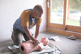Stage de premiers secours chez Faistesvacances, club vacances d’été en montagne, Alpes de Savoie