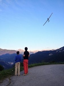 Stage d'aéromodélisme chez Faistesvacances, club vacances d’été en montagne, Alpes de Savoie