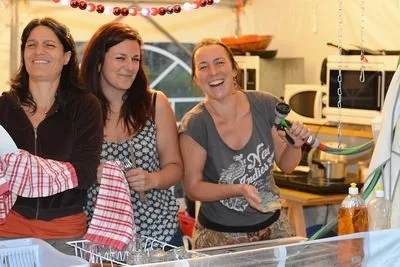 vacanciers rigolant au cocooking