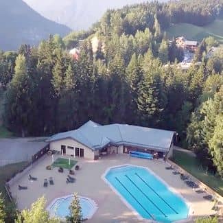 Valmorel-Doucy. La piscine. Le village club aux 300 stages faistesvacances