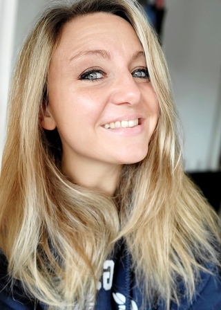 Tara Bousquet, Vacances en famille, Danse collective en ligne