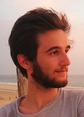 Robin Cabaret, Vacances en famille, Cours batterie-percussions