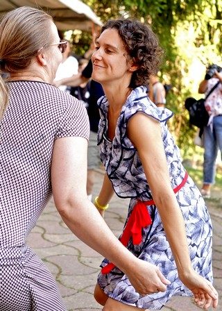 Cours de Danse Impro, Vacances en famille, Danse collective en ligne