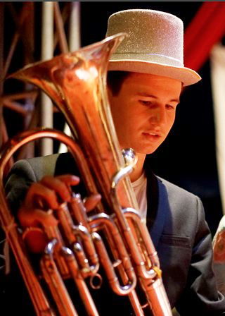 Cuivres et Fanfare, Vacances en famille, Cours saxo-trompette-flûte