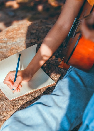 Ecrire une chanson, Vacances en famille, Musique-créativité